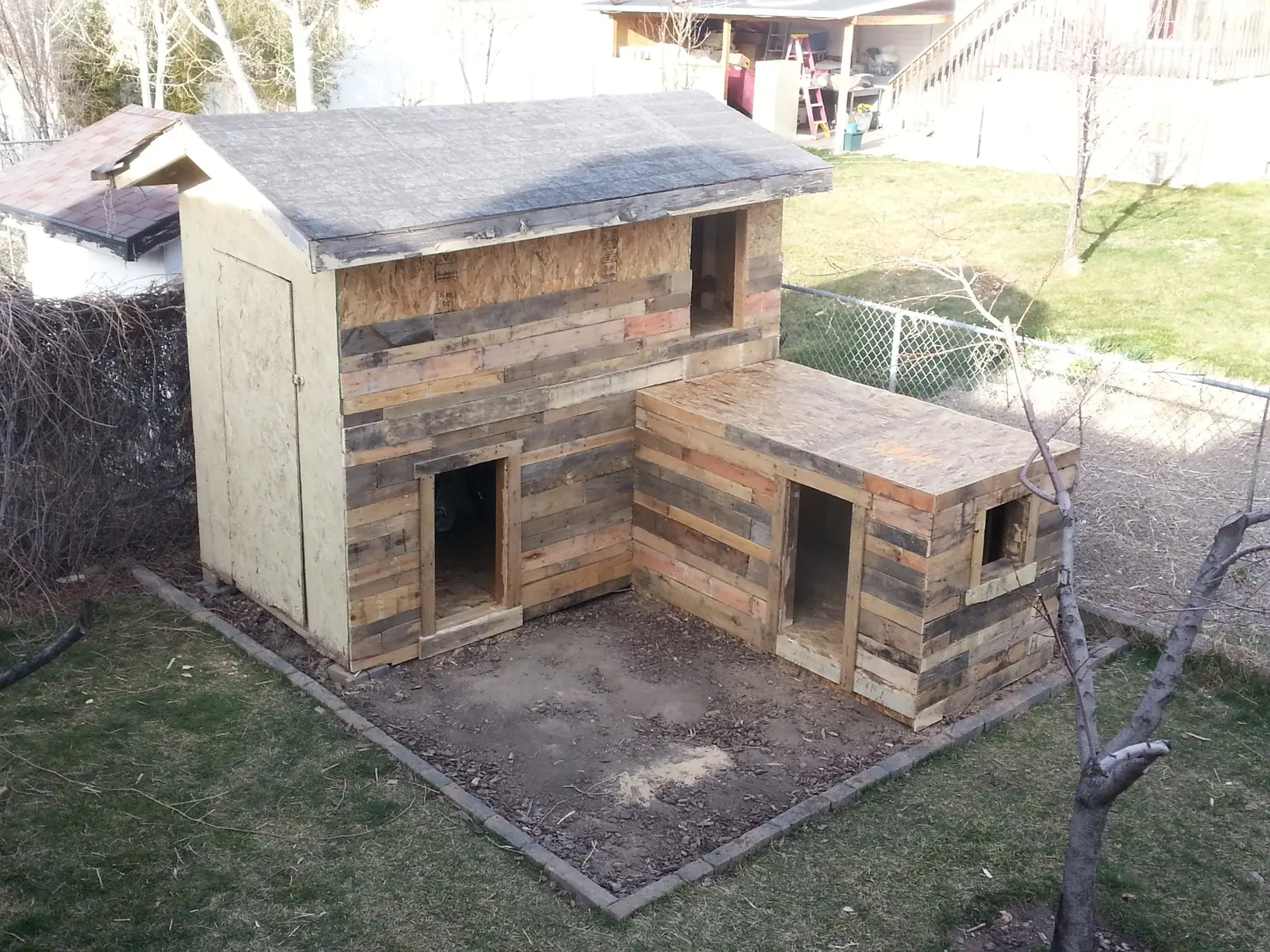 Overhead view of Western pallet playhouse during construction